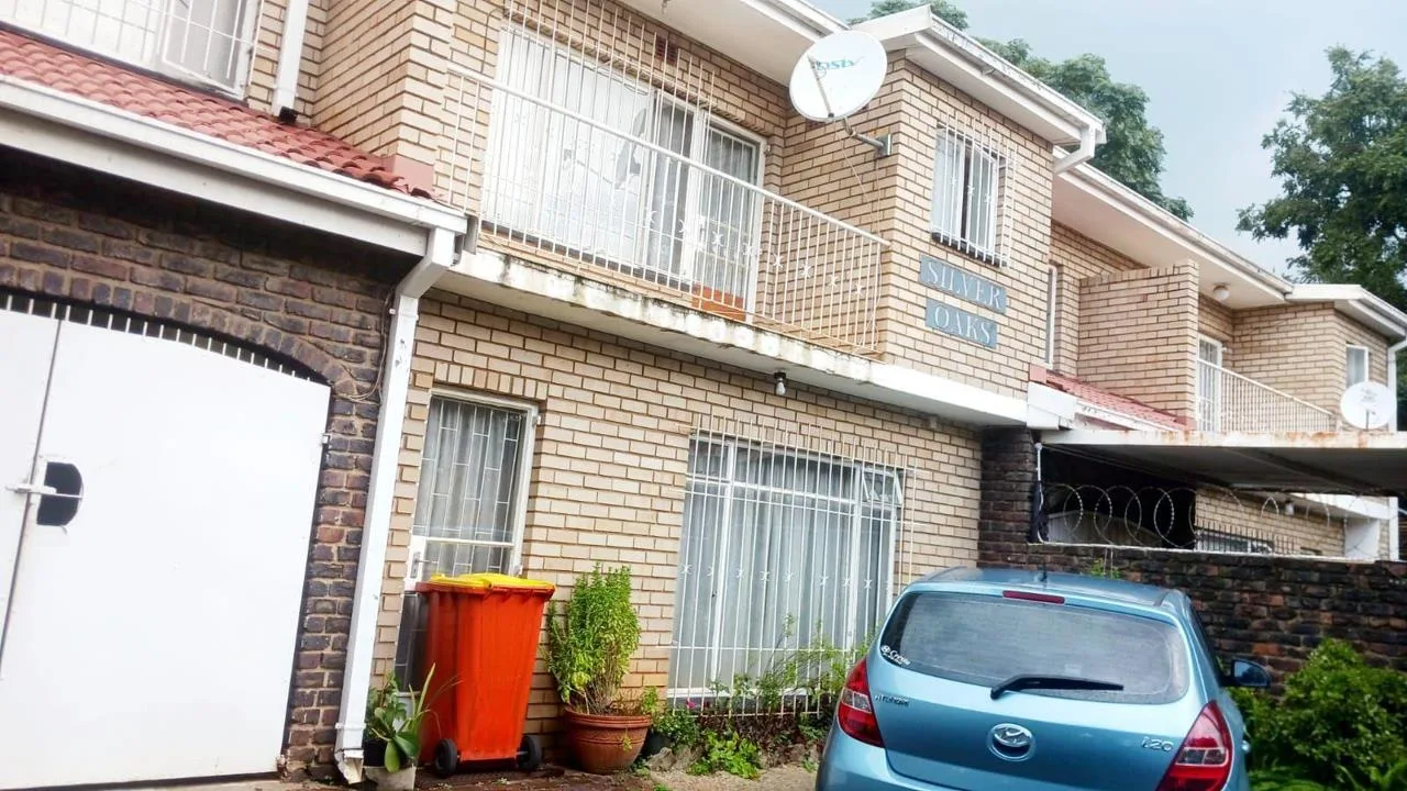 4 Bedroom Townhouse to rent in Windsor West