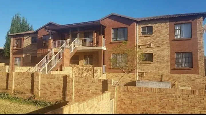 3 Bedroom Townhouse for sale in Shellyvale