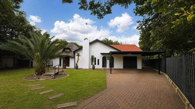 3 Bedroom House for sale in Noordhoek