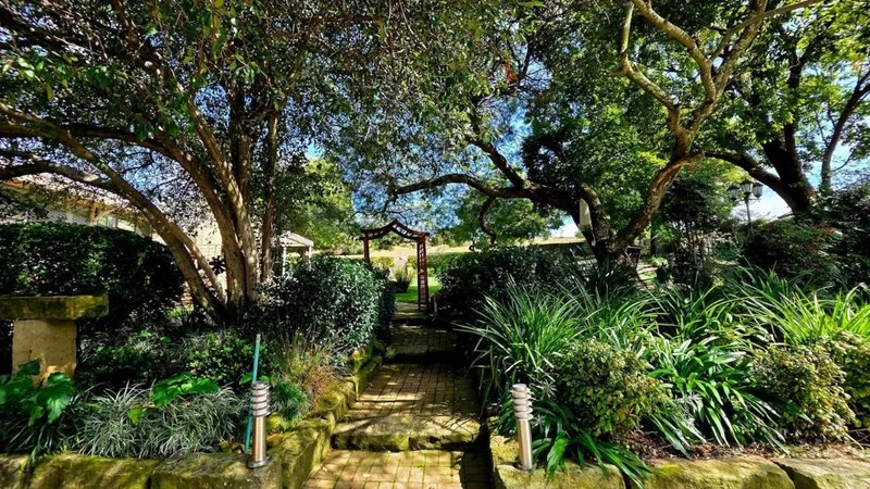 4 Bedroom House for sale in Eureka