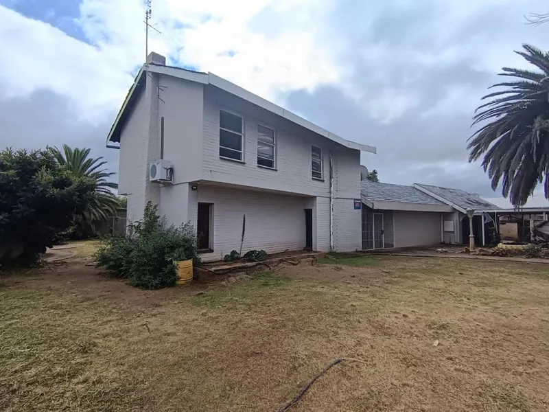 21 Bedroom House for sale in Universitas