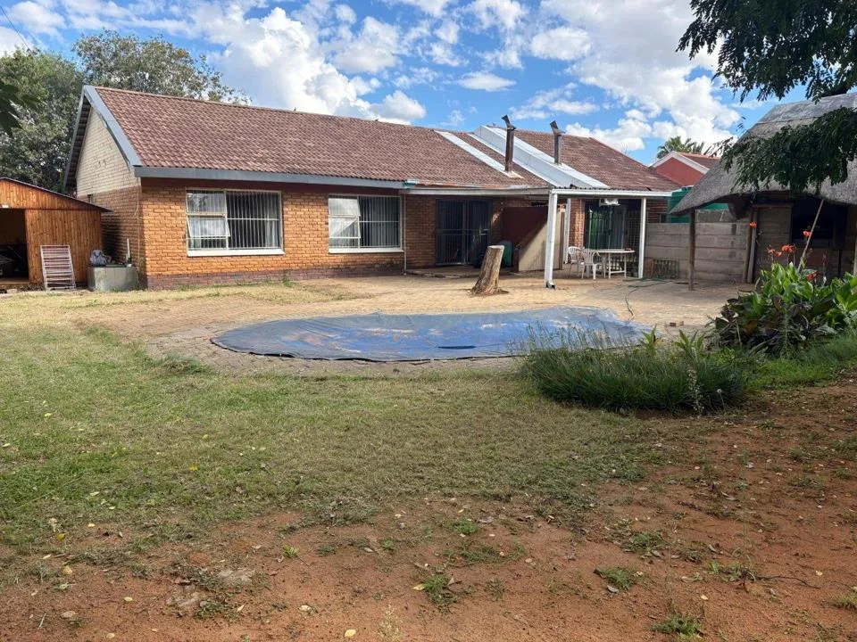 3 Bedroom House for sale in Pellissier