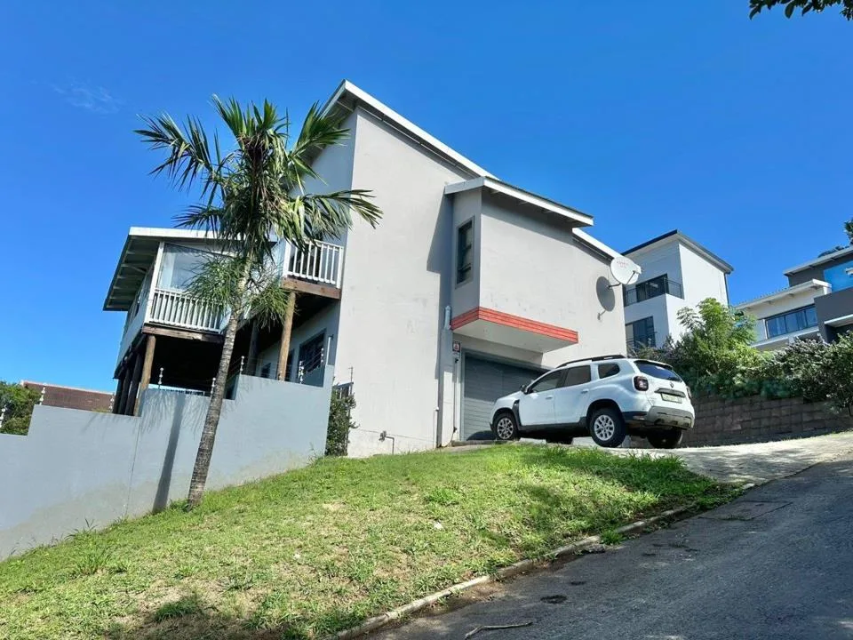4 Bedroom House for sale in Beacon Bay