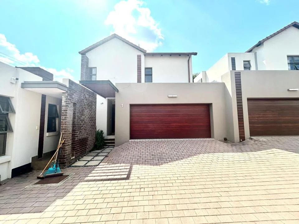 3 Bedroom Townhouse to rent in Menlo Park