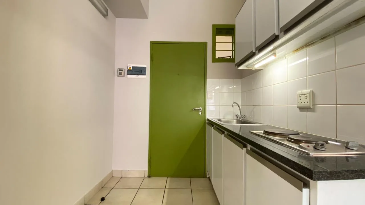 0.5 Bedroom Apartment / flat to rent in Johannesburg Central