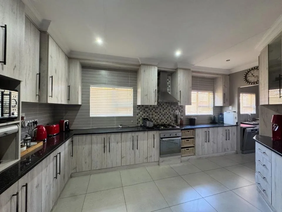 3 Bedroom Townhouse for sale in Hillcrest