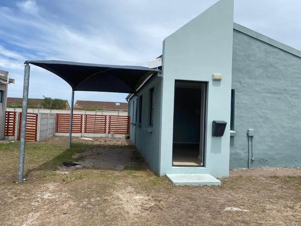 2 Bedroom House for sale in Parsonsvlei