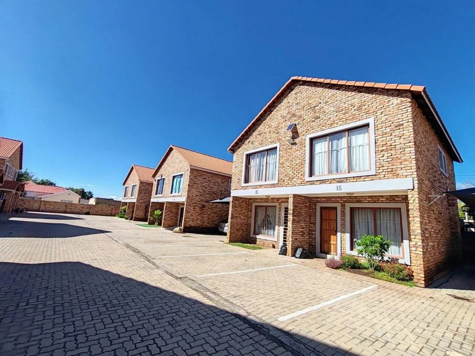 2 Bedroom Townhouse for sale in Miederpark