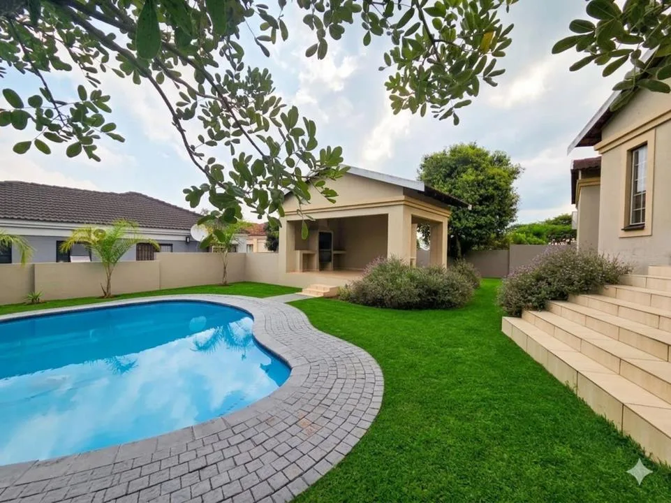 4 Bedroom House for sale in Stonehenge