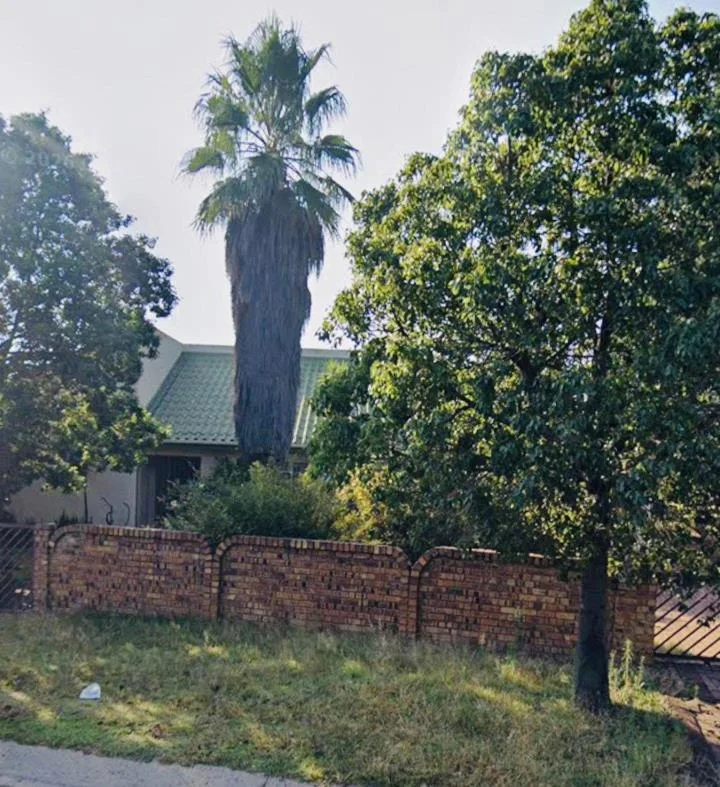 4 Bedroom House for sale in Die Heuwel Ext 4
