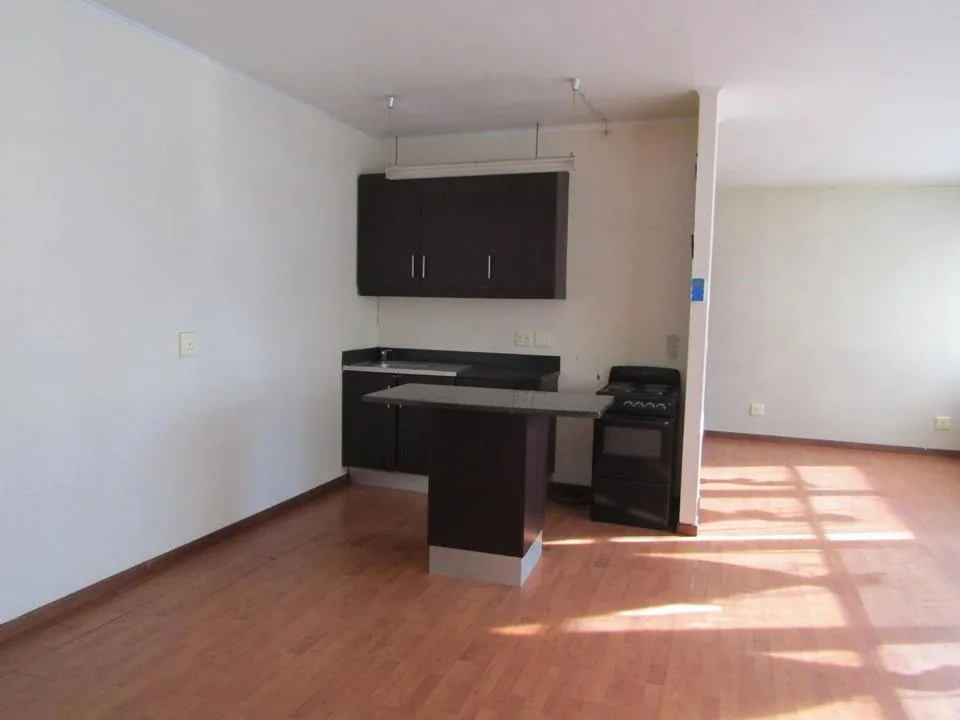 0.5 Bedroom Apartment / flat to rent in Johannesburg Central