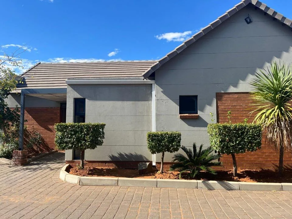 3 Bedroom Townhouse for sale in Groenvlei SH
