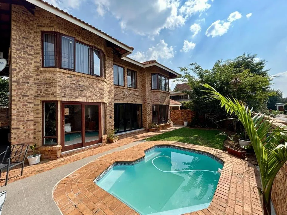 4 Bedroom House to rent in Silver Lakes Golf Estate