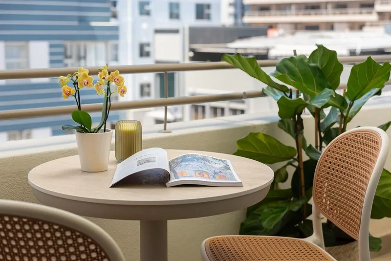 0.5 Bedroom Apartment / flat to rent in Sea Point