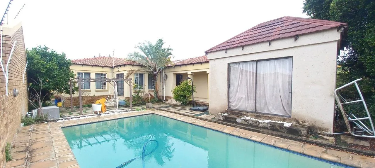 4 Bedroom House for sale in Bendor