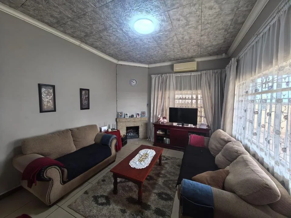 3 Bedroom House for sale in Riviera