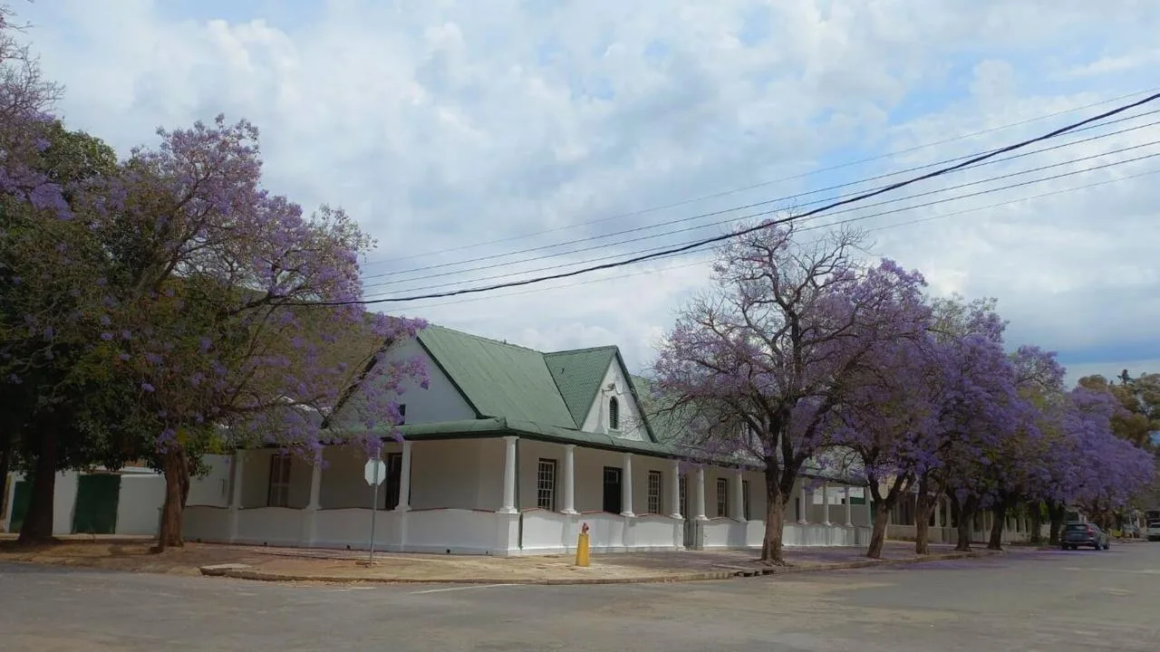 5 Bedroom House for sale in Graaff-Reinet