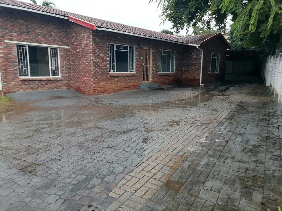 4 Bedroom House for sale in Geelhoutpark