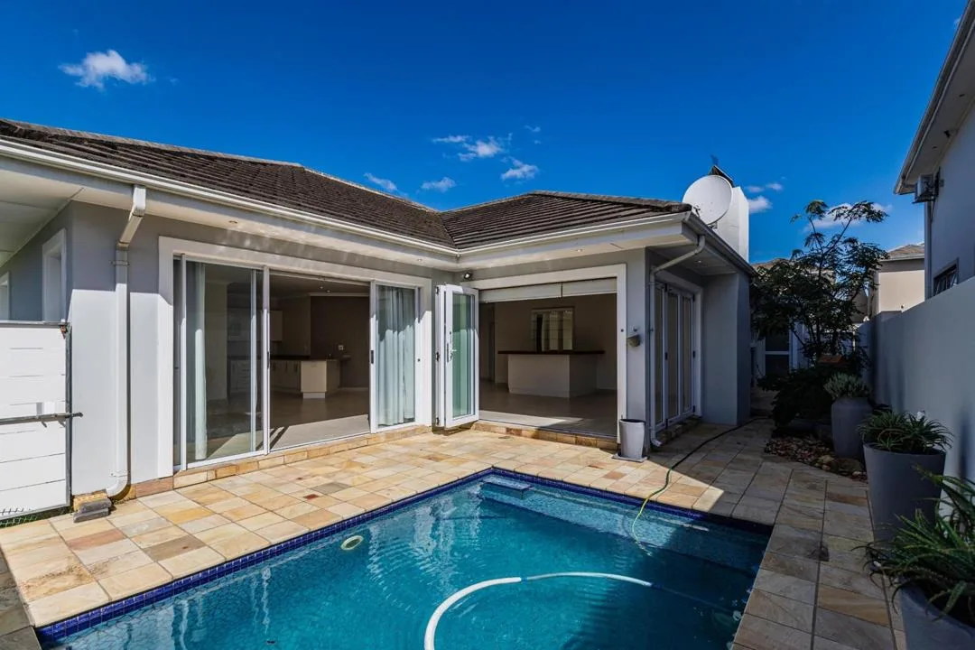 3 Bedroom House for sale in Beacon Bay