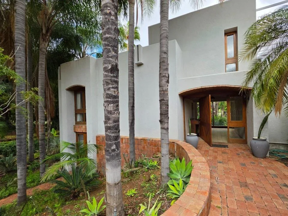 4 Bedroom House for sale in Middelpos