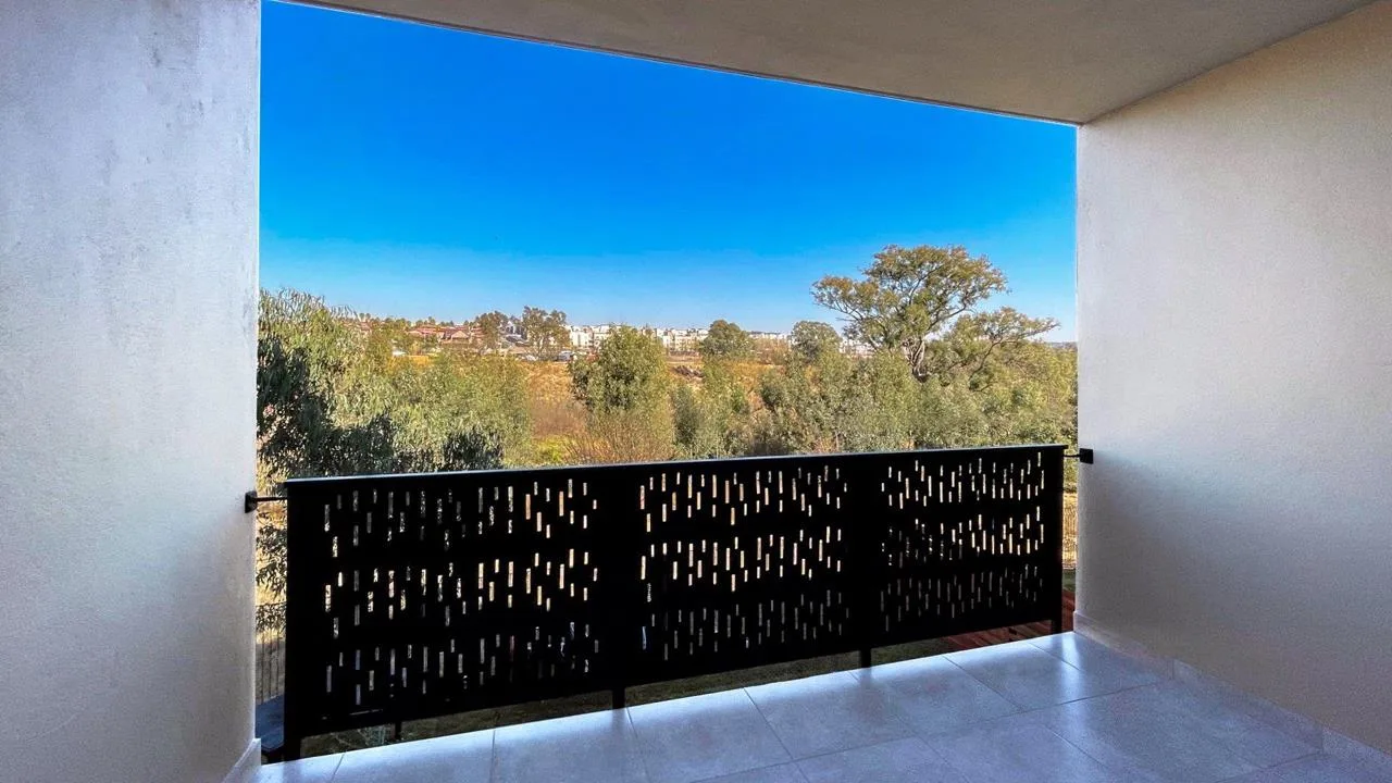 4 Bedroom Apartment / flat to rent in The Precinct