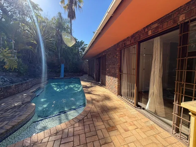 4 Bedroom House for sale in Vincent Heights