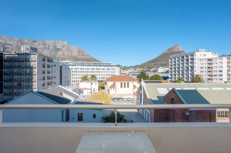 0.5 Bedroom Apartment / flat to rent in Cape Town City Centre