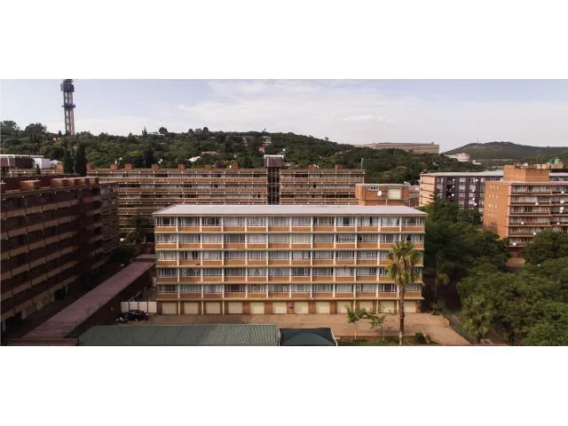 Apartment / flat to rent in Muckleneuk