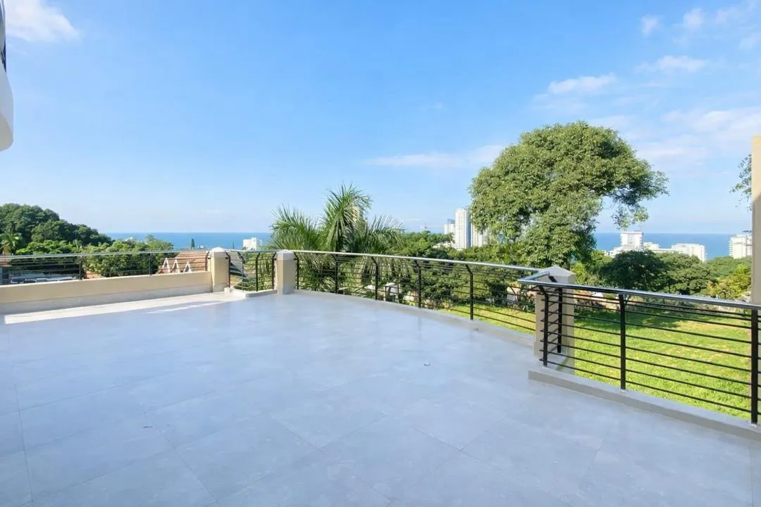 3 Bedroom Apartment / flat to rent in Umhlanga Central