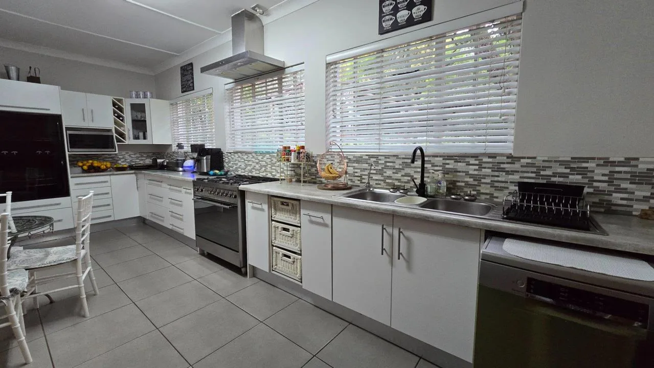 6 Bedroom House for sale in Waverley