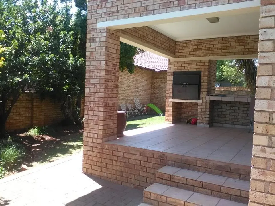 3 Bedroom Townhouse to rent in Ruimsig