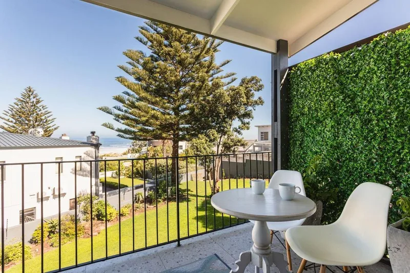 2 Bedroom Apartment / flat to rent in Van Riebeeckstrand