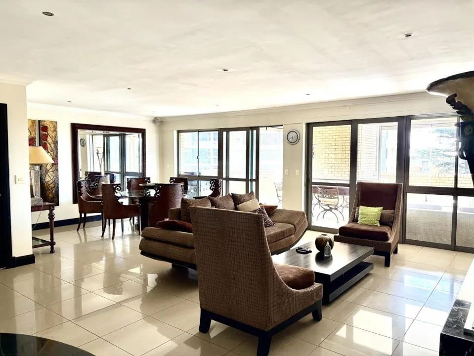 3 Bedroom Apartment / flat to rent in Morningside