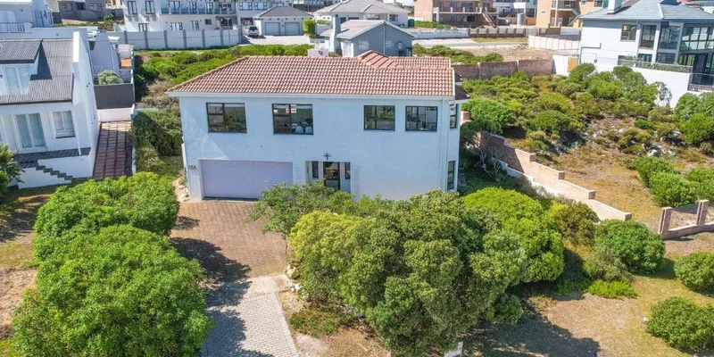 4 Bedroom House to rent in Struisbaai