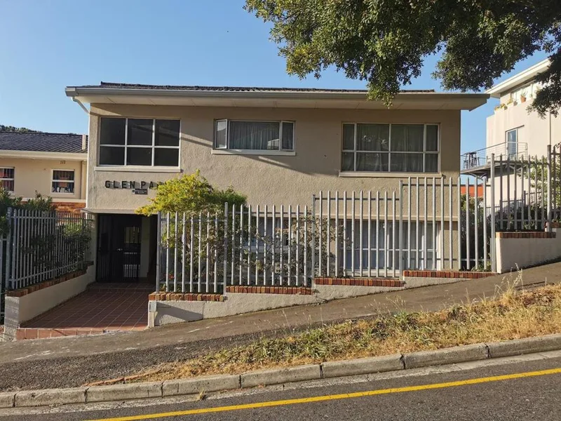 2 Bedroom Apartment / flat to rent in Vredehoek