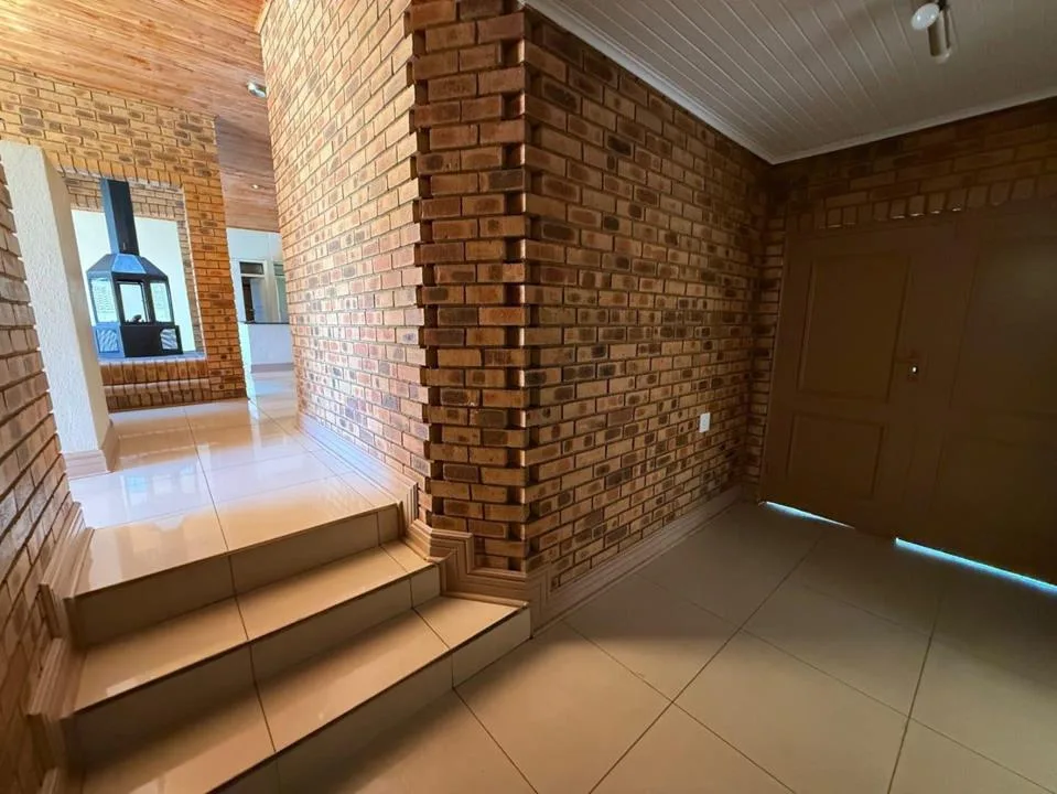 4 Bedroom House for sale in Reyno Ridge