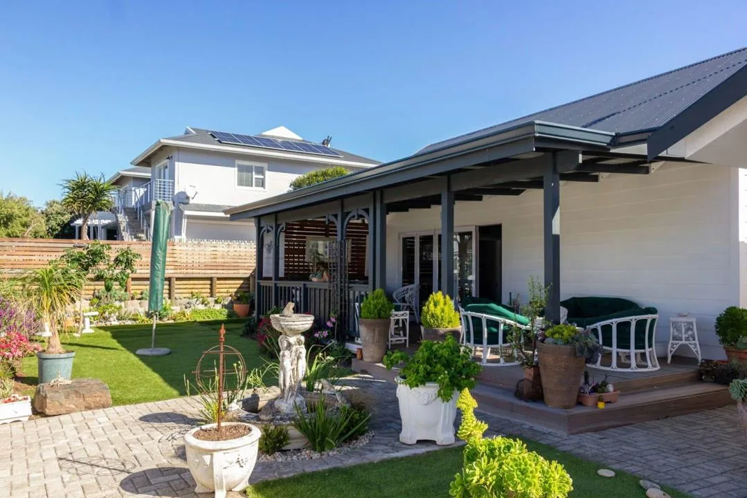 3 Bedroom House for sale in Cannon Rocks