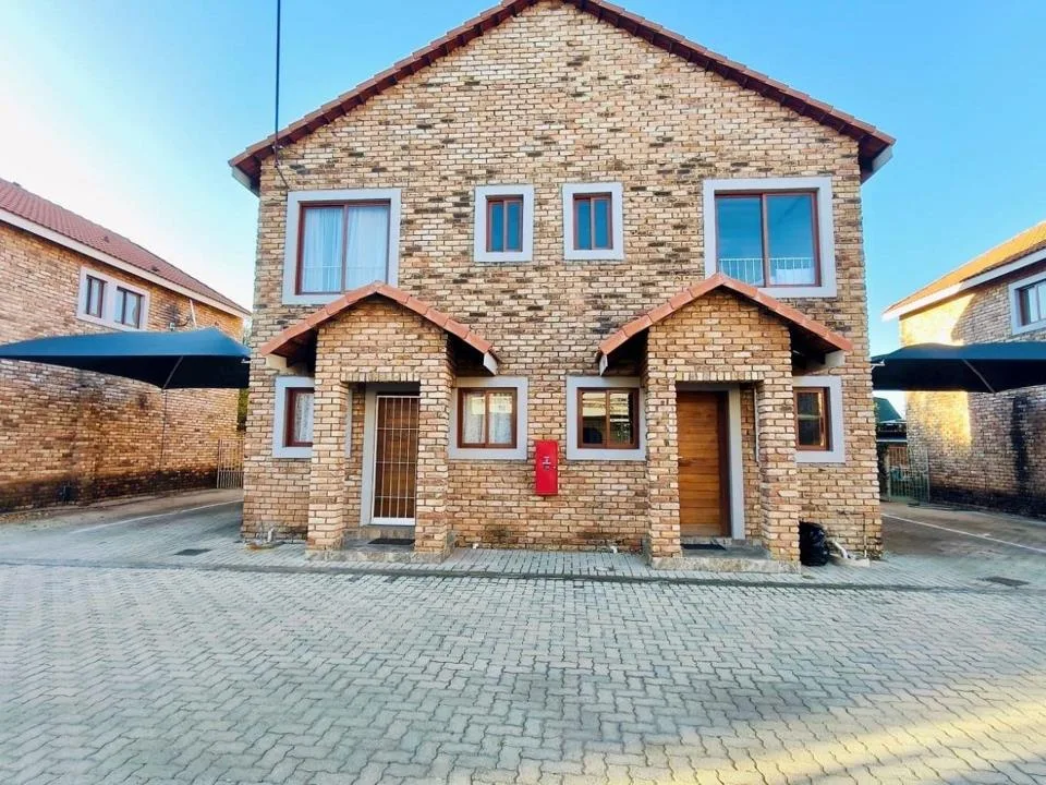 2 Bedroom Townhouse for sale in Miederpark
