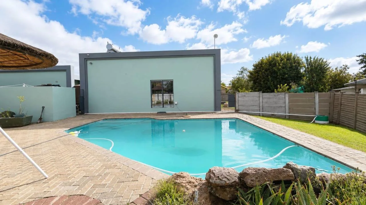 4 Bedroom House for sale in Pellissier