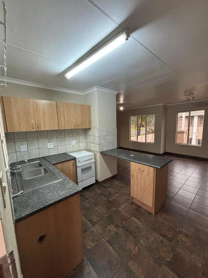 1 Bedroom Townhouse to rent in Middelburg South
