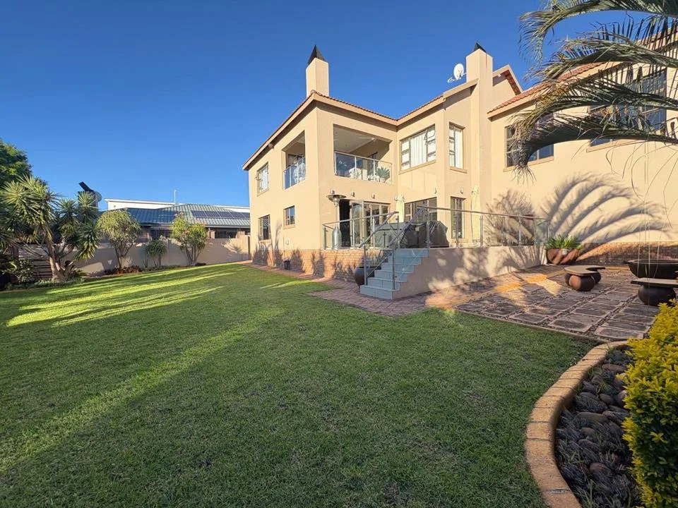 4 Bedroom House for sale in Bendor