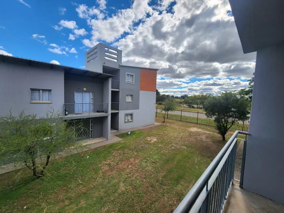 2 Bedroom Townhouse for sale in Raceway