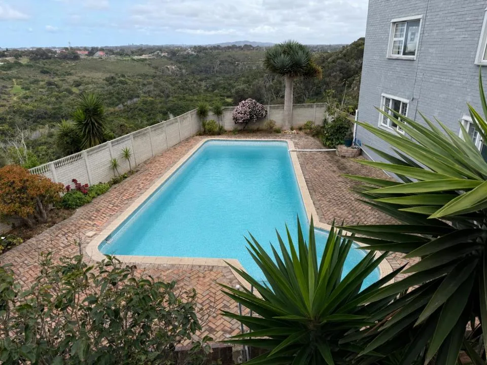 2 Bedroom Apartment / flat to rent in St Georges Park
