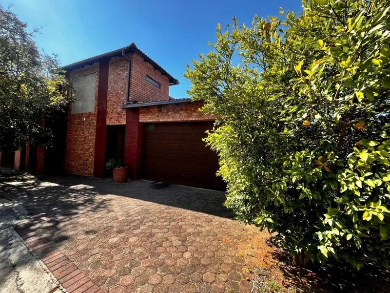 3 Bedroom Townhouse to rent in Cashan
