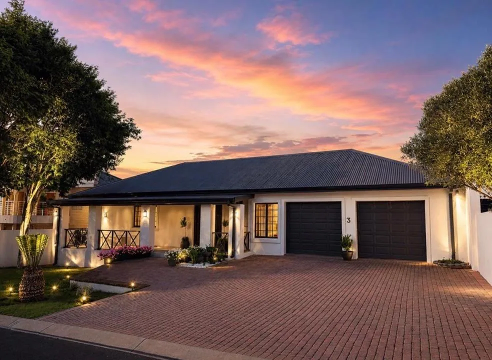5 Bedroom House for sale in Bendor Ridge
