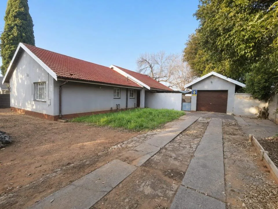4 Bedroom House for sale in Vaalpark