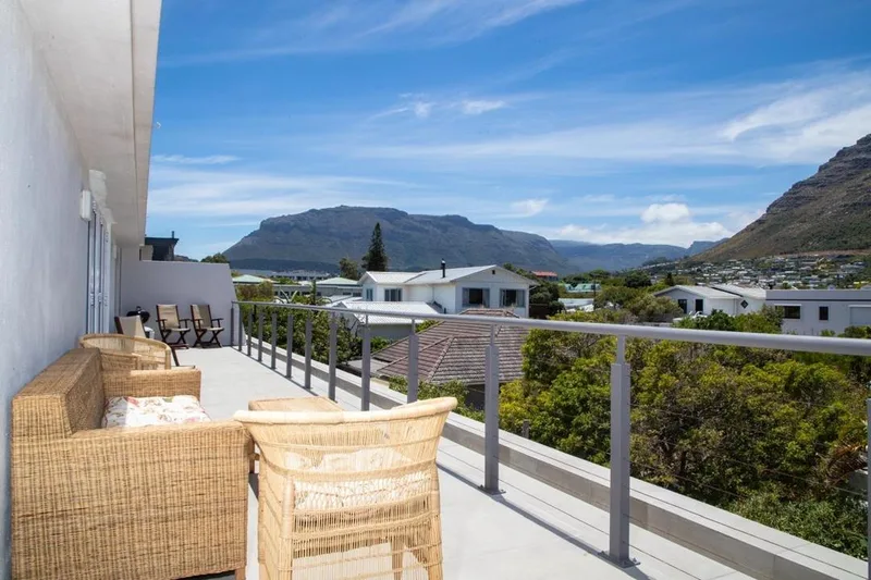 2 Bedroom Apartment / flat to rent in Hout Bay Central