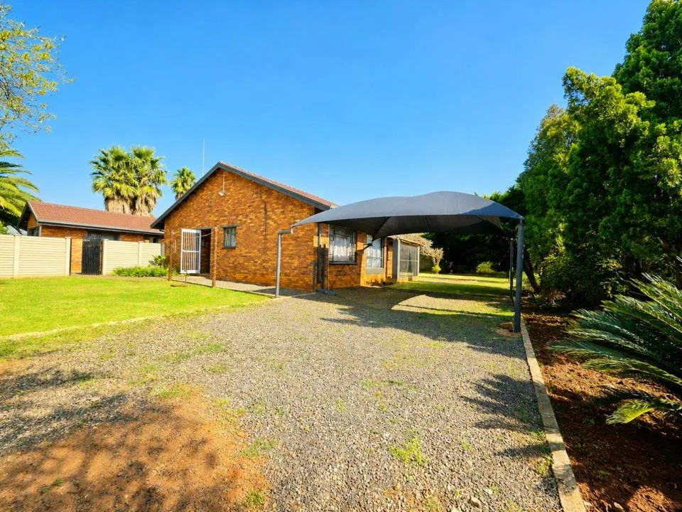 3 Bedroom House for sale in Vaalpark