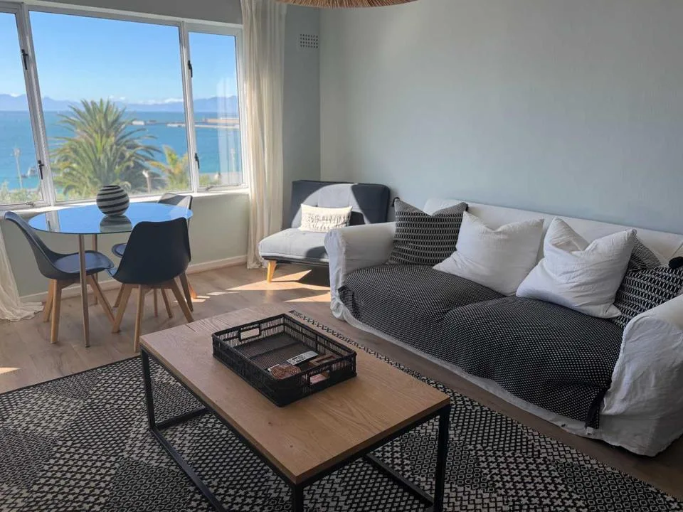 2 Bedroom Apartment / flat to rent in Simons Town Central