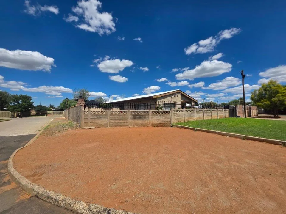 3 Bedroom House for sale in South Ridge